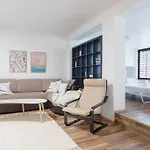 Spacious And Modern Apt, 6 Guests, Central Station, Self Check-In