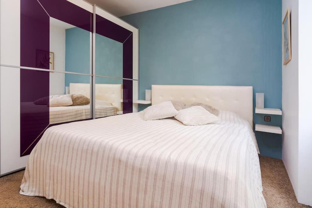 Spacious And Modern Apt, 6 Guests, Station, Self Check-in * Sofia