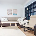 Spacious And Modern Apt, 6 Guests, Central Station, Self Check-In
