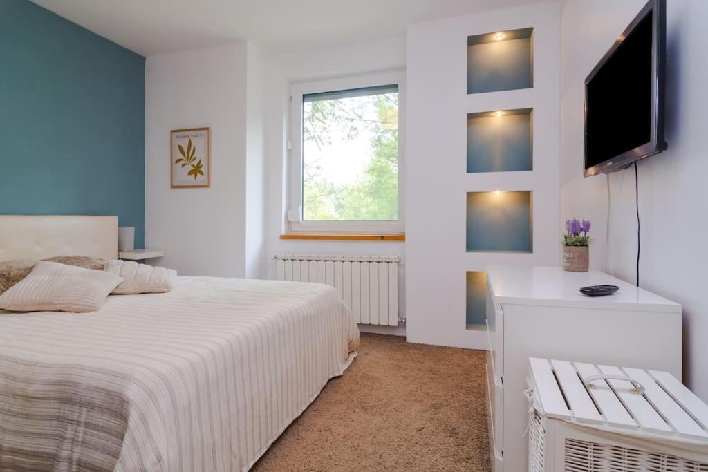 Apartament Spacious And Modern Apt, 6 Guests, Station, Self Check-in Sofia