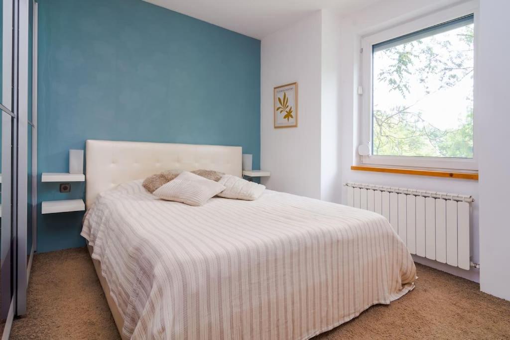 Apartament Spacious And Modern Apt, 6 Guests, Station, Self Check-in Sofia