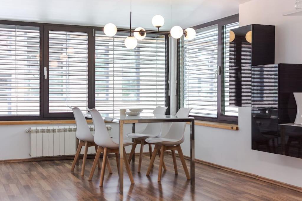 Spacious And Modern Apt, 6 Guests, Station, Self Check-in *