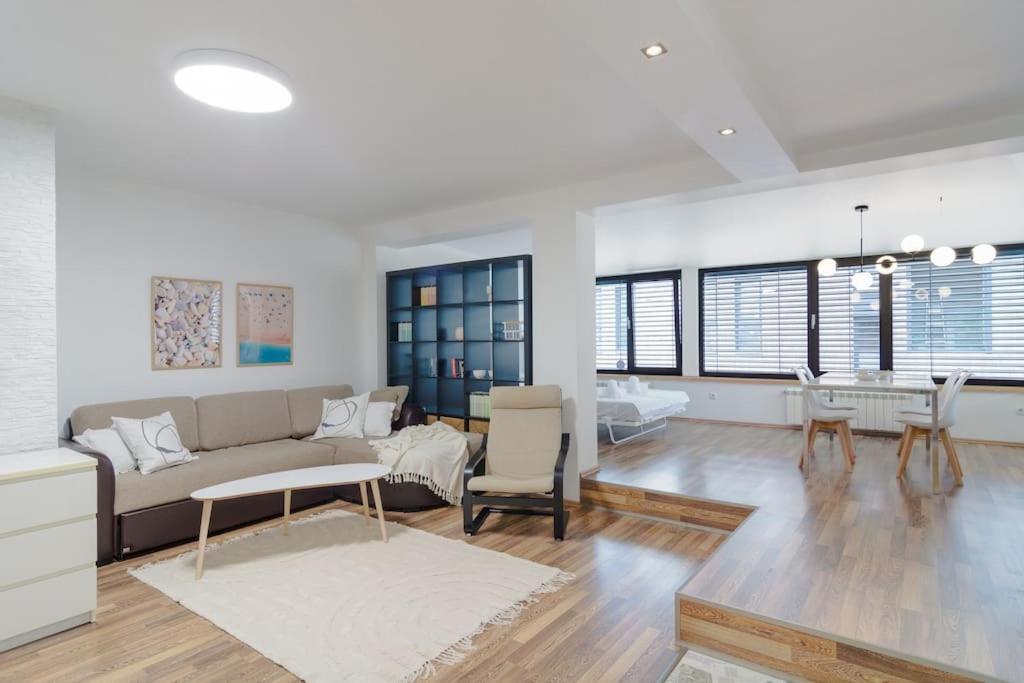 Apartament Spacious And Modern Apt, 6 Guests, Station, Self Check-in *